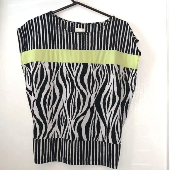 Chicos Zebra Print Black/White Stripe Top W/ Neon Yellow Accent Size 0 Polyester - Picture 1 of 10